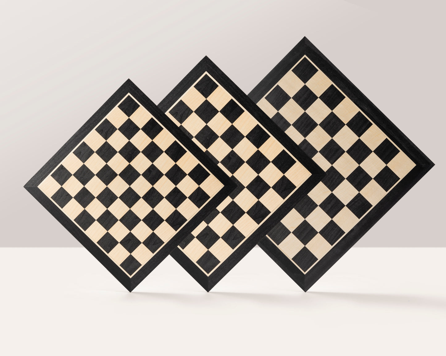 Scacchiera n. 5+ (senza descrizione) in ebano (intarsiata)