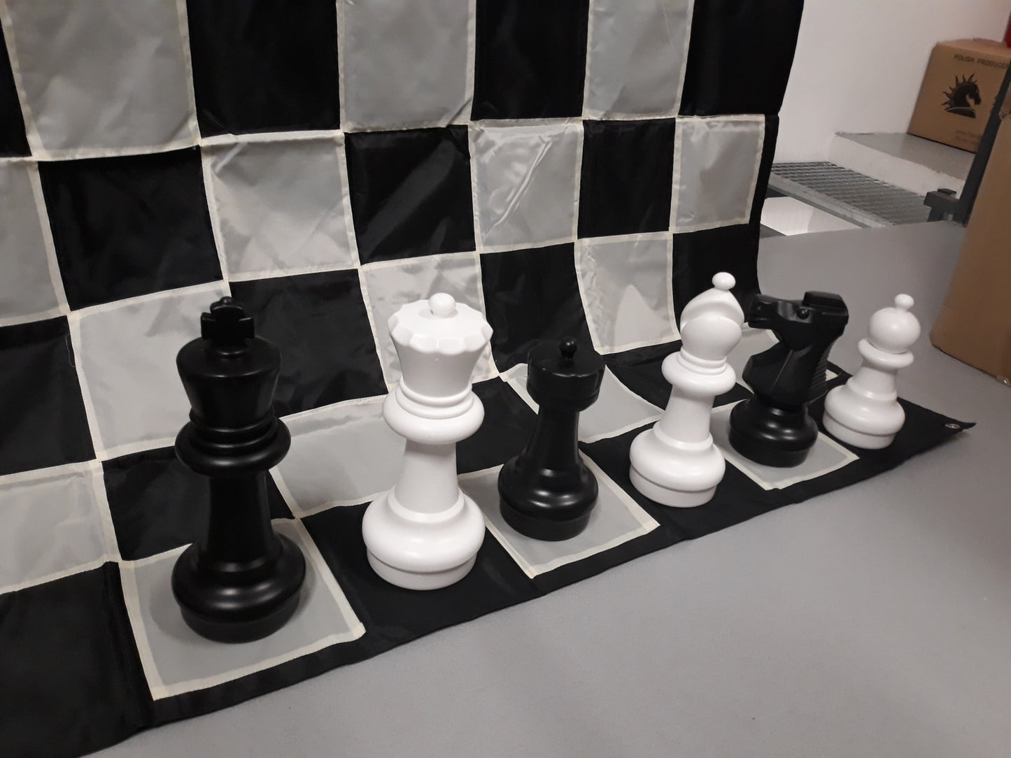 Set di scacchi da esterno/giardino (Re 30 cm) - figure + scacchiera in nylon