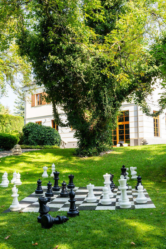 Scacchi in Plastica da Esterno/Giardino (altezza del Re 64 cm)