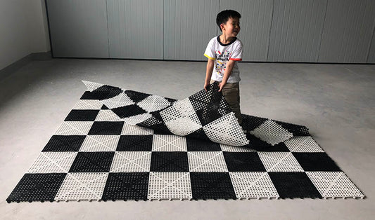 Scacchiera in gomma per scacchi e dama da esterno/giardino (casella 30cm)